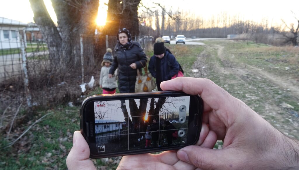 sub1 - スマホで撮影したドキュメンタリー映画｜難民家族の5600kmの旅